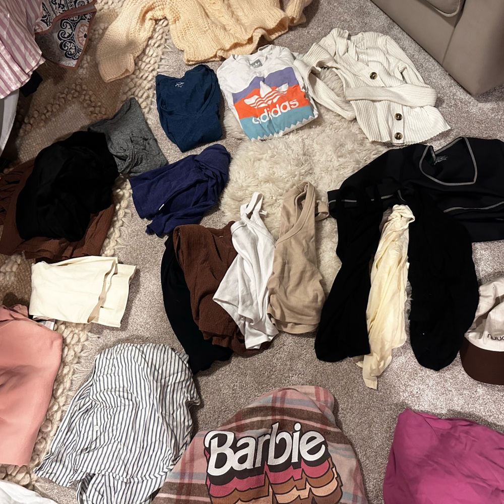 SELLING AS A LOT: Madewell, splendid, year of ours, some new with tags!